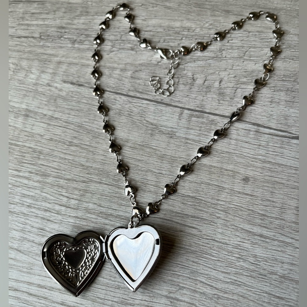 Heart Locket Necklace - Picture 4 of 5